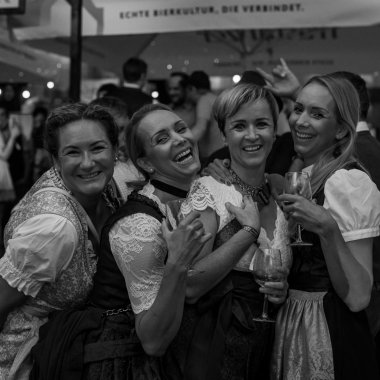 3 Schwestern Clubbing