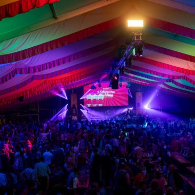 3 Schwestern Clubbing