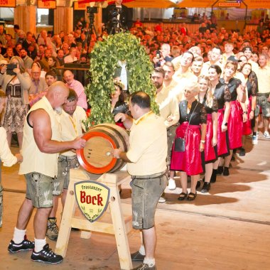 Bockbieranstich am Donnerstag