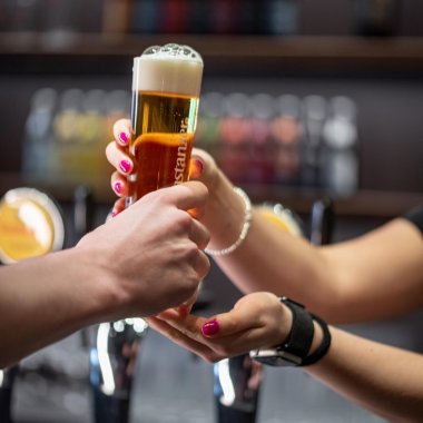 frisch gezapftes frastanzer Bier